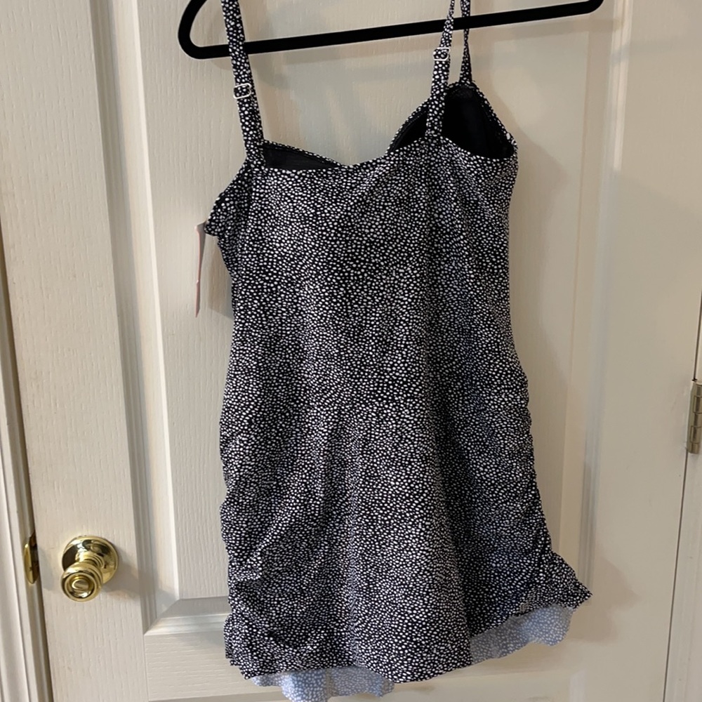 Ruffle swim dress - Picture 4 of 9